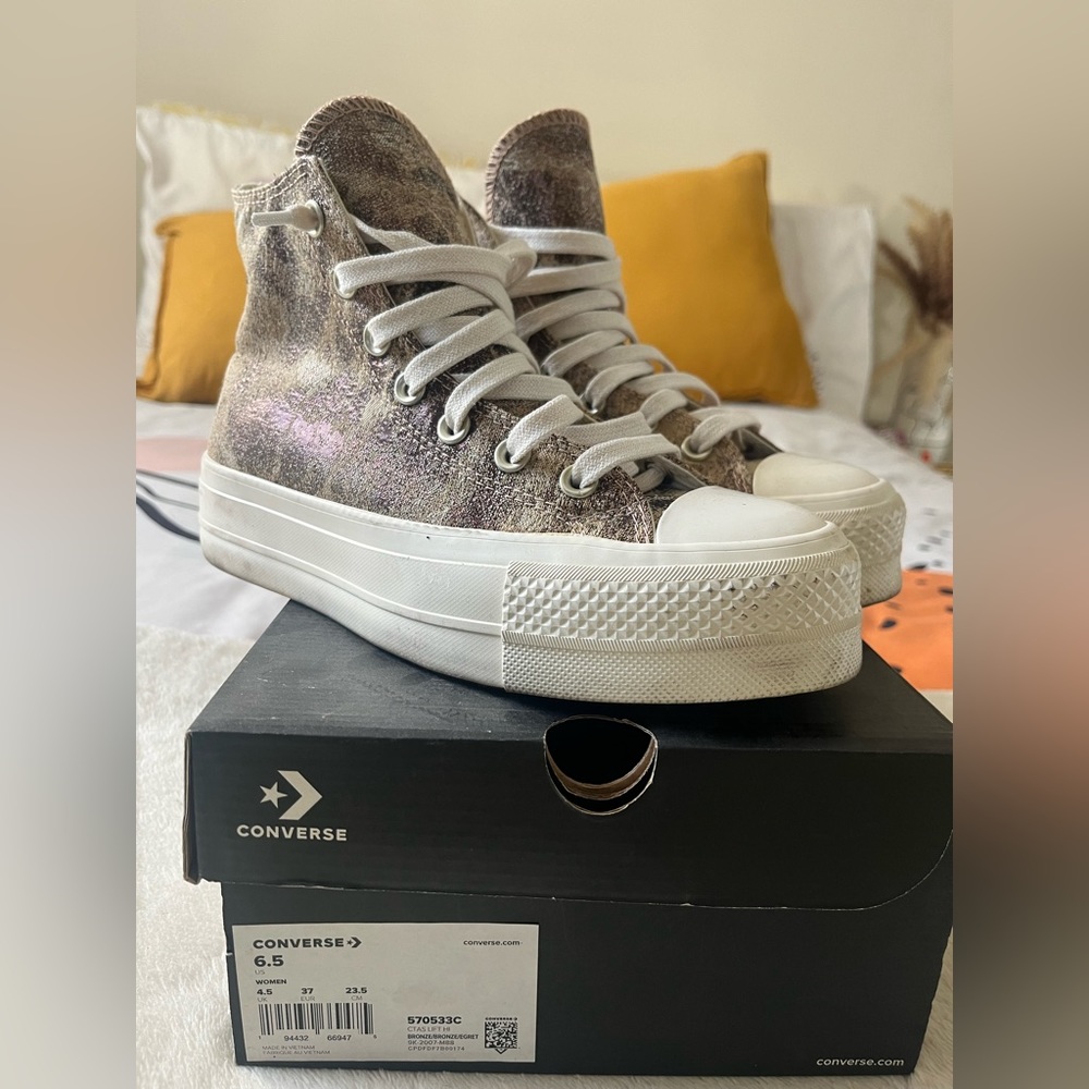 Platform Converse - image 1